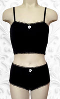 
              Maila garter belt in Noir
            