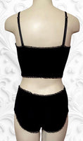 
              Maila garter belt in Noir
            