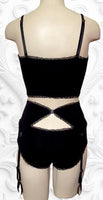 
              Maila garter belt in Noir
            