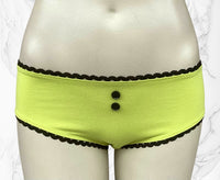 
              Zouzou in Chartreuse
            