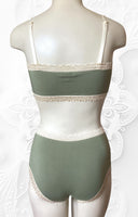 
              Chloe (hw) in Sage
            