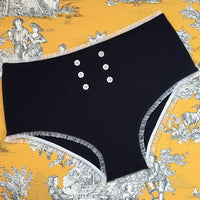 Greta in navy