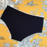 Greta in navy