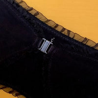 Maila garter belt in Noir